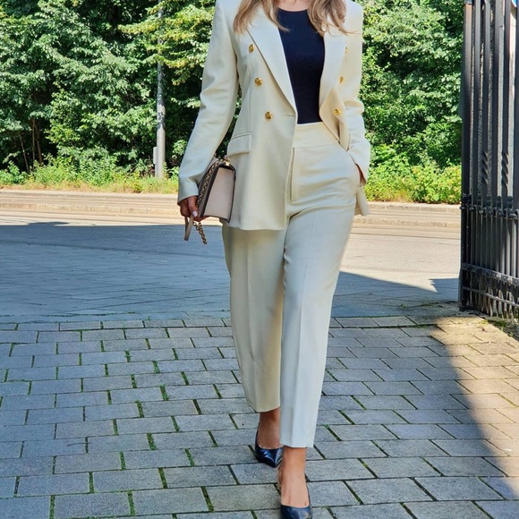 ✨BLOGGER FAV✨ NWT Zara Blazer with Buttons - Picture 9 of 16